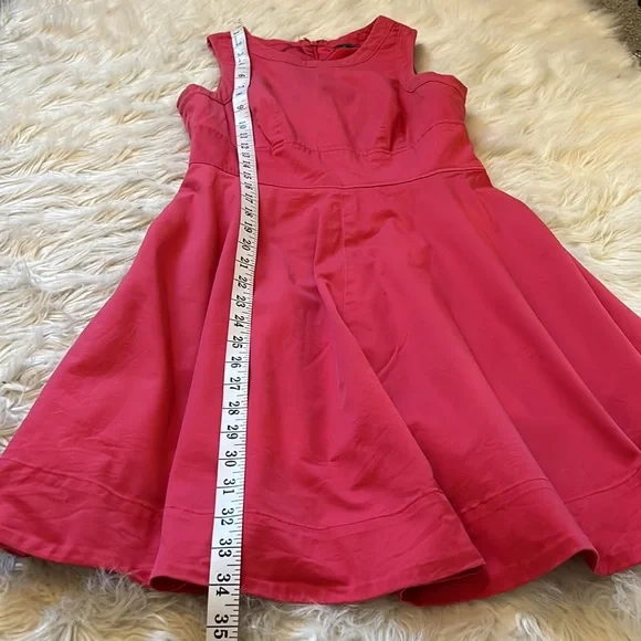 Red dress - Picture 7 of 7